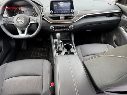 Used 2023 Nissan Altima 2.5 SV AWD/4WD image 14