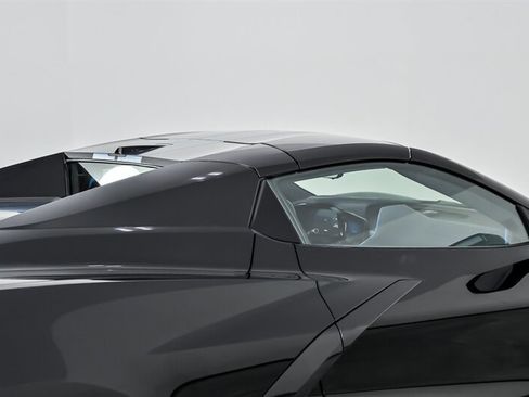 Used 2023 Chevrolet Corvette Stingray Premium Conv w/ Z51 Performance Package RWD image 18