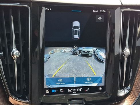 Certified 2023 Volvo XC60 B5 Plus w/ Climate Package image 20