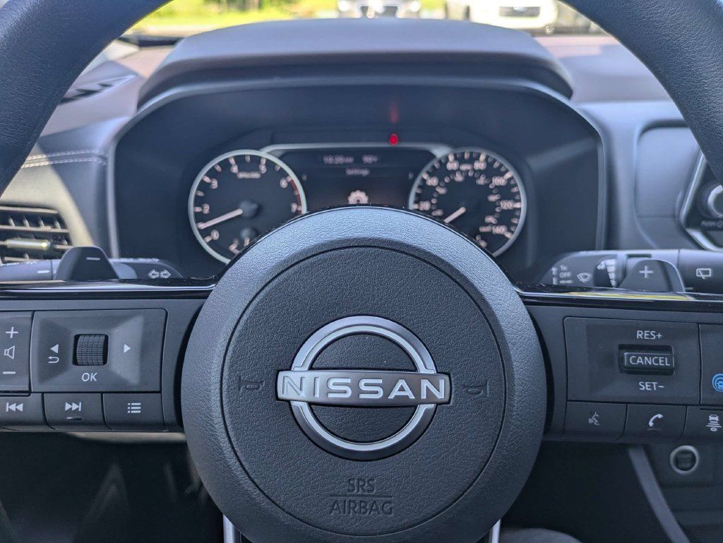 Used 2023 Nissan Rogue SV AWD/4WD image 30