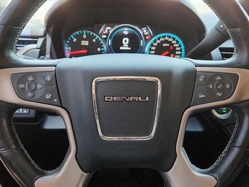 Used 2018 GMC Yukon Denali w/ Denali Ultimate Package AWD/4WD image 19