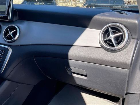 Used 2015 Mercedes-Benz GLA 250 4MATIC image 19