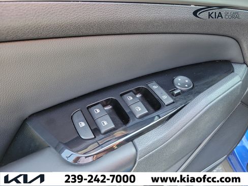 Used 2023 Kia Sportage EX FWD image 21