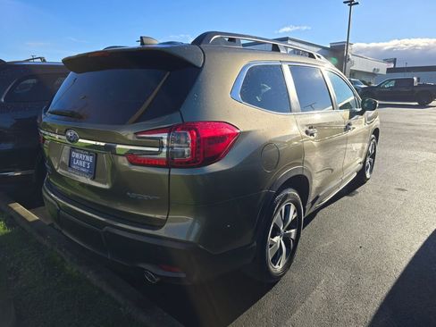 Used 2023 Subaru Ascent Premium w/ Convenience Package image 5