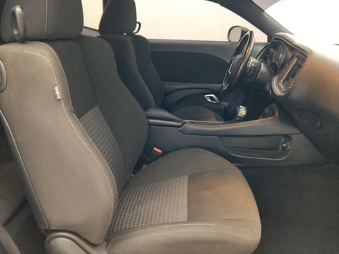 Used 2022 Dodge Challenger GT RWD image 21