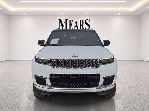 Used 2023 Jeep Grand Cherokee L Summit w/ MOPAR Finishing Package AWD/4WD image 8