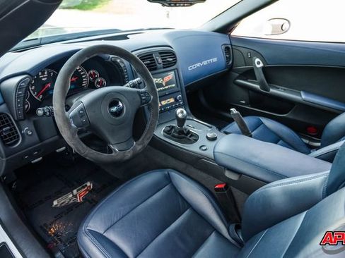 Used 2013 Chevrolet Corvette Z06 w/ 3LZ Preferred Equipment Group RWD image 2