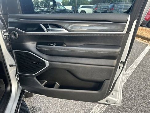 Used 2023 Jeep Wagoneer 4WD w/ Convenience Group I image 16