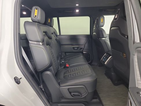 Used 2024 Rivian R1S Adventure AWD/4WD image 23