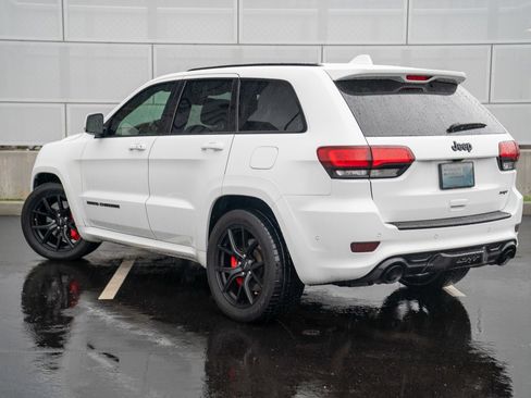 Used 2019 Jeep Grand Cherokee SRT image 3