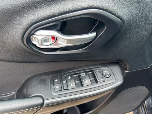 Used 2014 Jeep Cherokee Latitude image 12