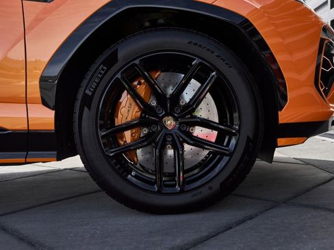 Used 2025 Lamborghini Urus SE image 19