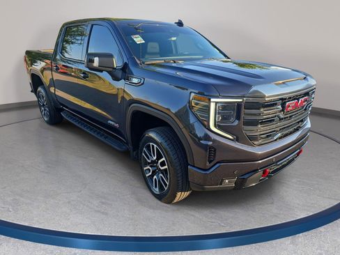 Used 2024 GMC Sierra 1500 AT4 w/ Technology Package AWD/4WD image 3