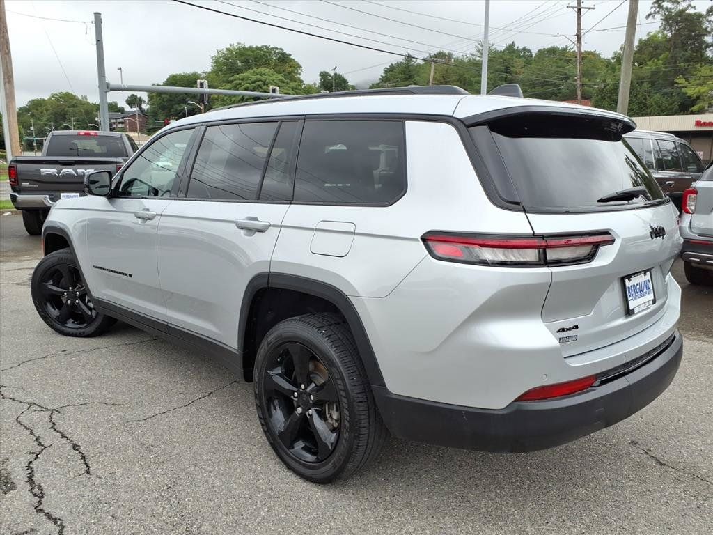 Used 2025 Jeep Grand Cherokee L Altitude AWD/4WD image 6