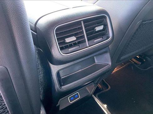 Used 2025 Mercedes-Benz GLE 350 4MATIC image 33