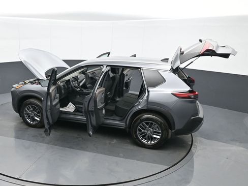 Used 2023 Nissan Rogue S image 38