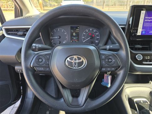 Certified 2025 Toyota Corolla LE image 28
