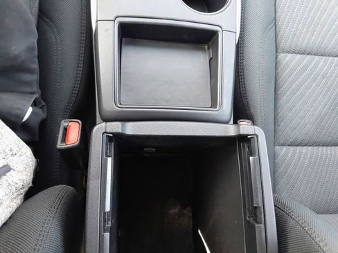 Used 2016 Toyota Camry LE image 27