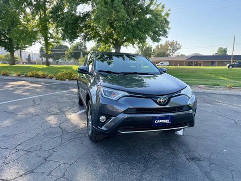 Used 2018 Toyota RAV4 XLE w/ Carpet Mat Package FWD image 2