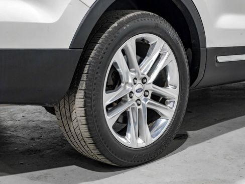 Used 2017 Ford Explorer XLT w/ Equipment Group 202A image 58