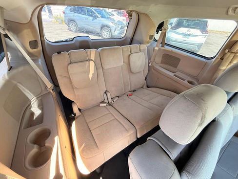 Used 2016 Dodge Grand Caravan American Value Package image 12