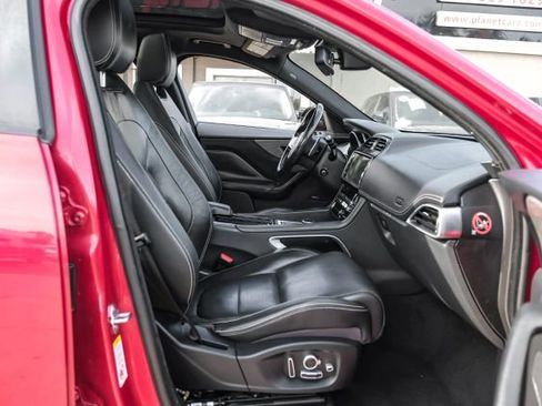 Used 2018 Jaguar F-PACE S image 35