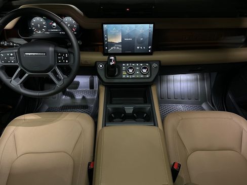 New 2025 Land Rover Defender 110 X-Dynamic SE image 24