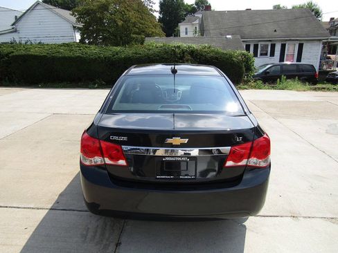 Used 2016 Chevrolet Cruze LT FWD image 7
