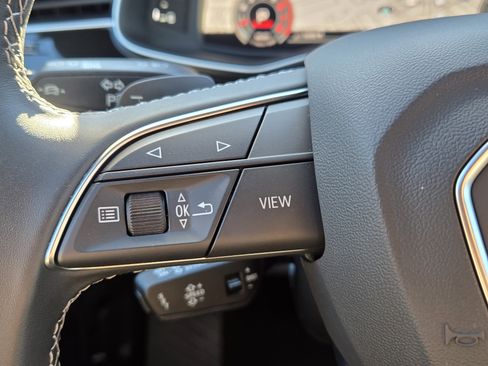 Used 2025 Audi Q8 Prestige w/ Prestige Package image 23