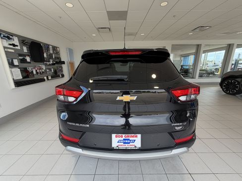 Used 2023 Chevrolet TrailBlazer LT w/ Convenience Package FWD image 8