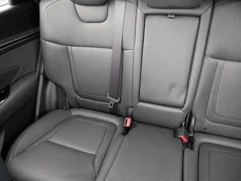 Used 2023 Hyundai Tucson Limited image 12