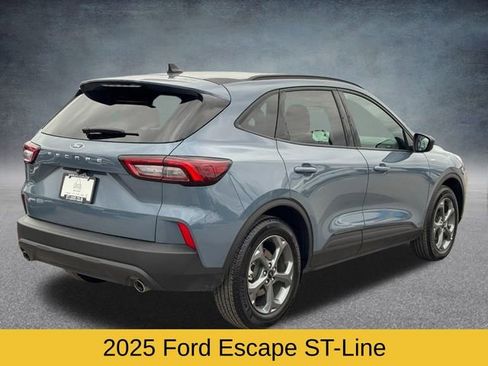 Used 2025 Ford Escape ST-Line image 3