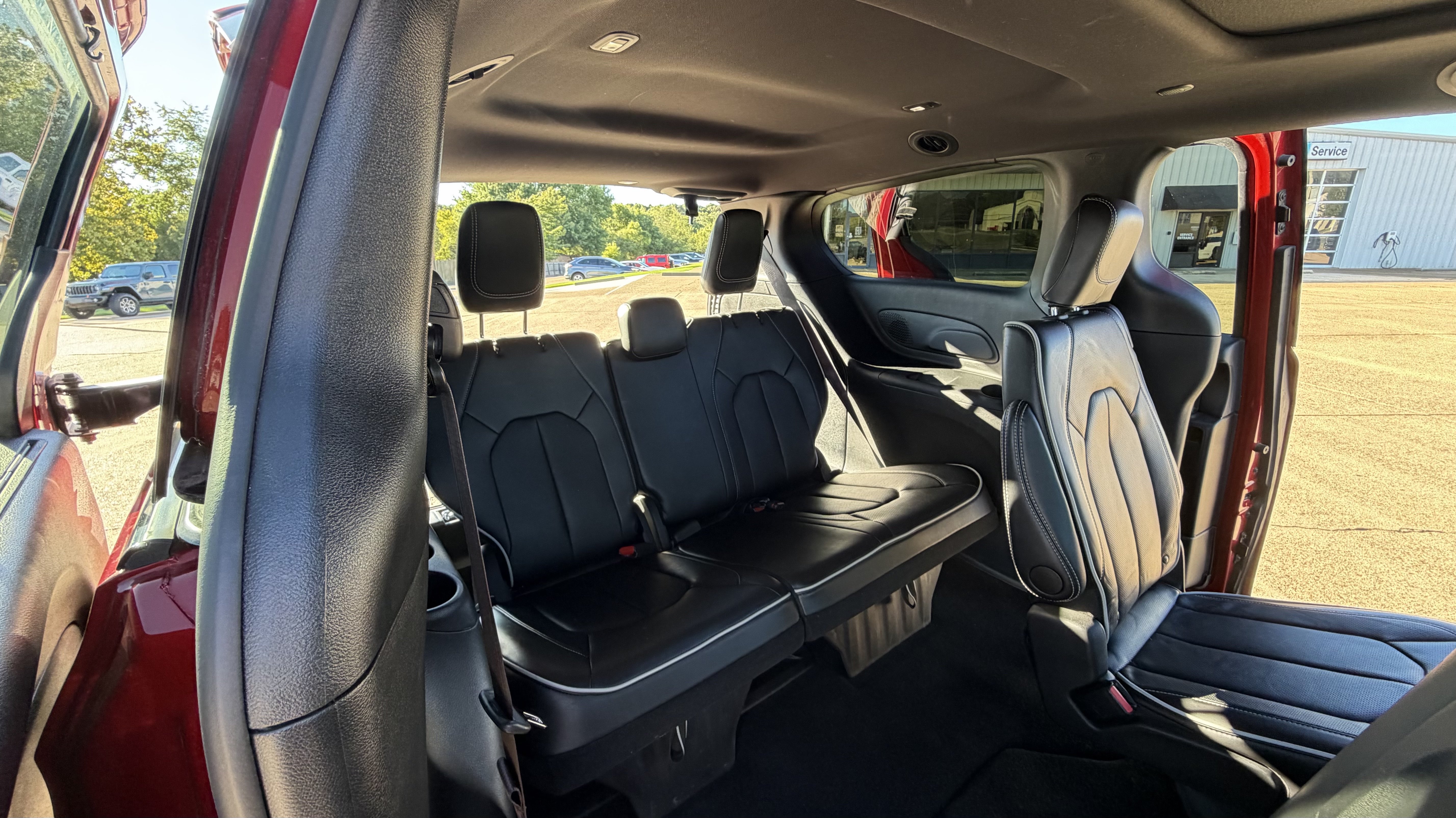 Used 2026 Chrysler Pacifica Limited w/ S Appearance Package FWD image 42