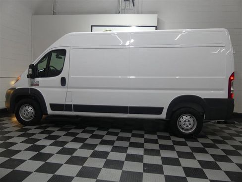 Used 2018 RAM ProMaster 2500 w/ Premium Appearance Group image 6