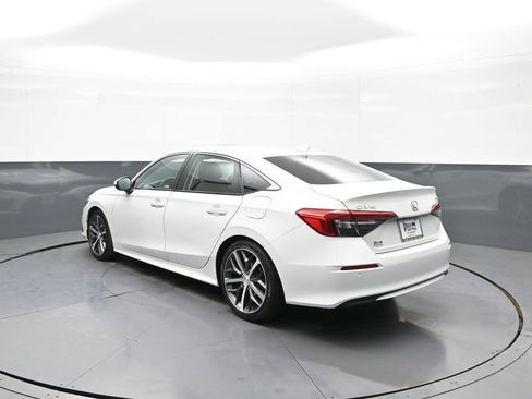 Used 2022 Honda Civic Touring image 8