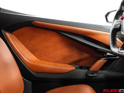 Used 2025 Lamborghini Revuelto AWD/4WD image 33
