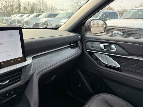 New 2026 Ford Explorer Platinum w/ LUX Leather Package image 23