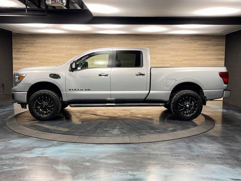 Used 2018 Nissan Titan SV image 13