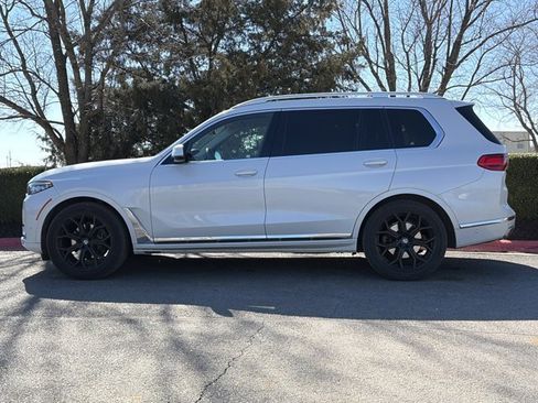 Used 2021 BMW X7 M50i image 10