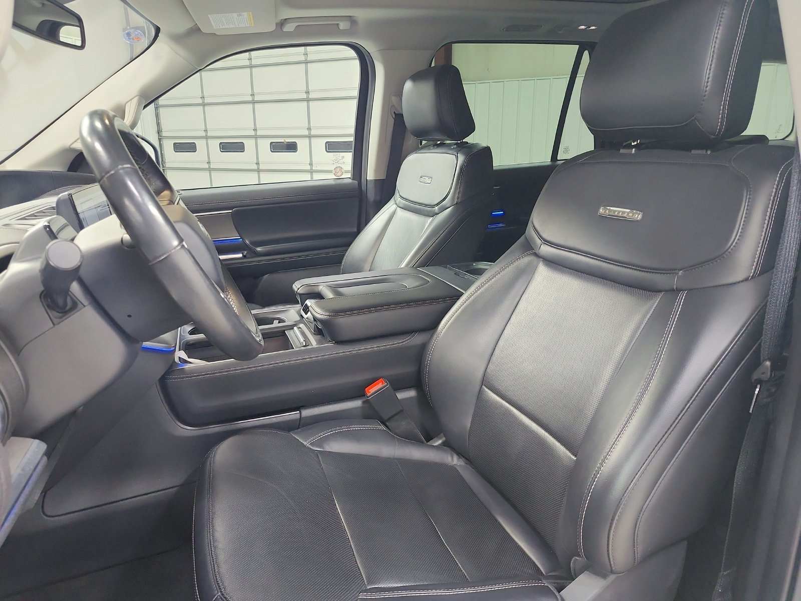 Used 2025 Ford Expedition Platinum AWD/4WD image 10