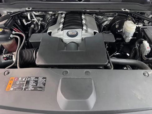 Used 2018 Cadillac Escalade ESV Premium Luxury AWD/4WD image 12