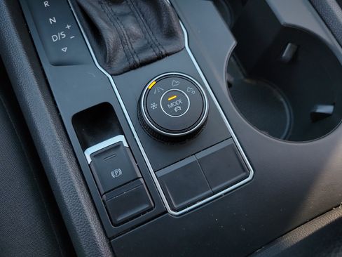 Used 2021 Volkswagen Atlas S image 28