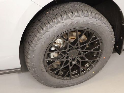 Certified 2025 Toyota Sienna XSE image 8