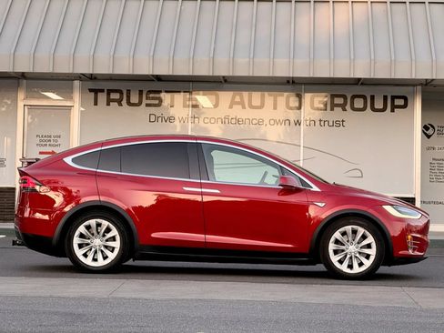 Used 2016 Tesla Model X 90D AWD/4WD image 6
