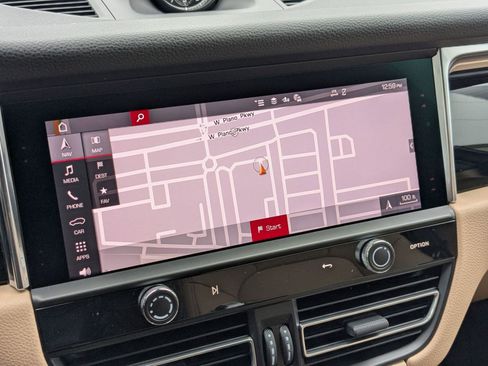 New 2026 Porsche Macan AWD/4WD image 18