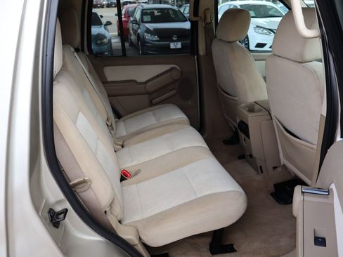 Used 2007 Ford Explorer XLT image 21