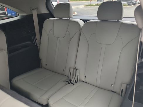 Used 2023 Kia Sorento EX image 14