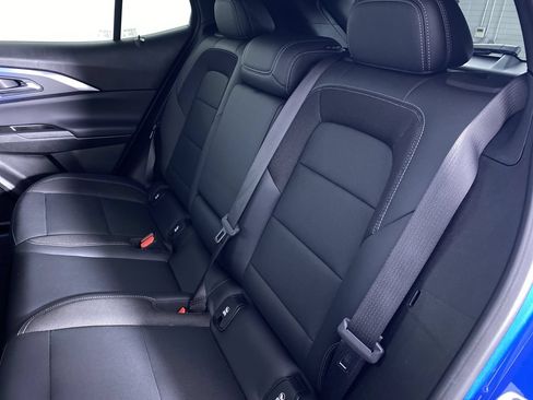 Certified 2024 Chevrolet Equinox EV LT FWD image 11