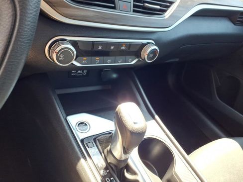 Used 2025 Nissan Altima 2.5 SV image 13