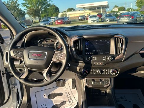 Used 2023 GMC Terrain AT4 AWD/4WD image 15